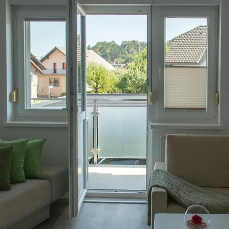 Apartma Loncar *